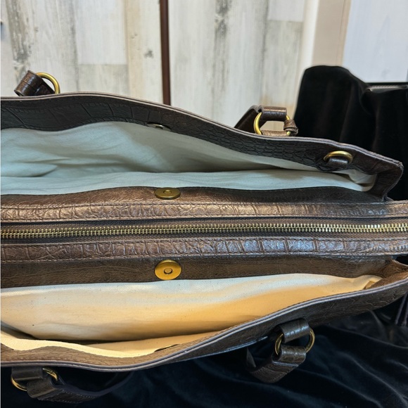 Margot New York Taylor Triple Compartment Leather Tote - Picture 7 of 8